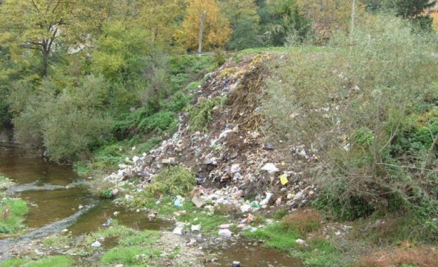 Издадени са 76 акта за замърсяване на реки с отпадъци 