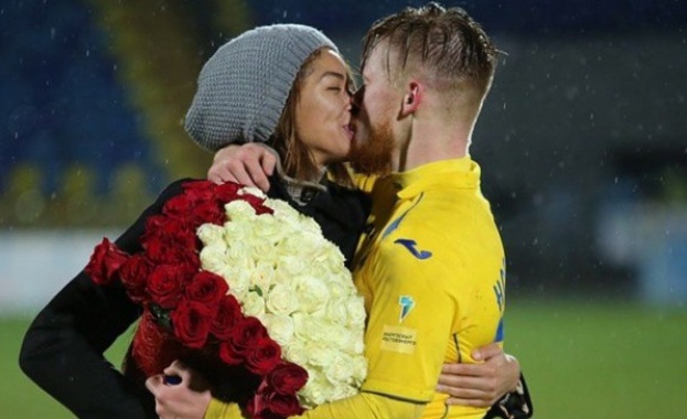 Руски национал се сгоди на терена