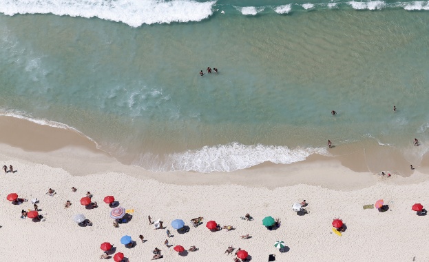 Безплатни чадъри и шезлонги на плажа в Слънчев бряг?