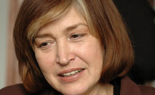 Ирина Мутафчиева влече в УС на „13 века България”