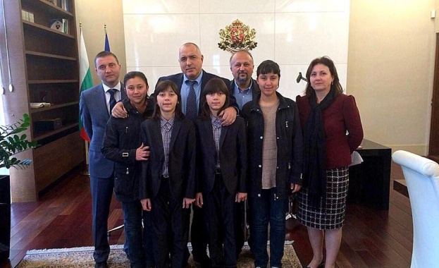 Правителството дава 20 000 долара на Хасан и Ибрахим