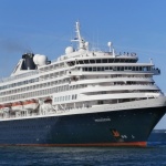 Първият туристически лайнер акостира във Варна