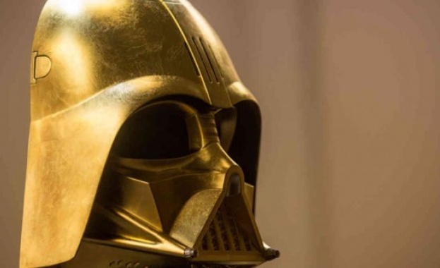 Златна маска на Дарт Вейдър предшества премиерата на новия филм от поредицата 