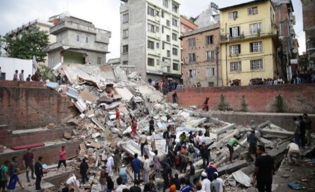 Жертвите в Непал станаха над 3200