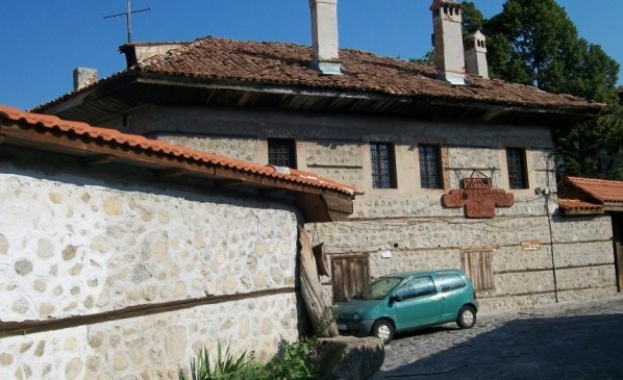 Чужденци на гурме в 200-годишни къщи в Банско  