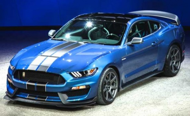 Ford пуска лимитирана серия Shelby GT350 и GT350R Mustang - видео