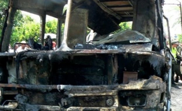 Фирмен автобус се запали в движение на пътя Пловдив-Асеновград