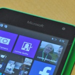 Microsoft пуска два флагмански смартфона