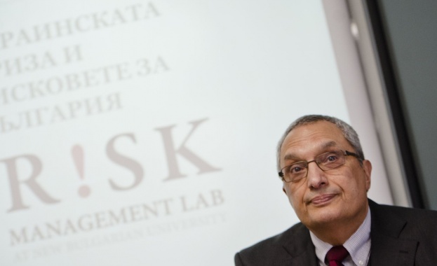 Споразумението с кредиторите е непостижимо без себеотрицанието на политическата класа