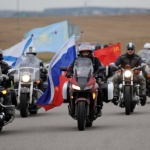Кадиров подари 16 нови мотора на “Нощните вълци”