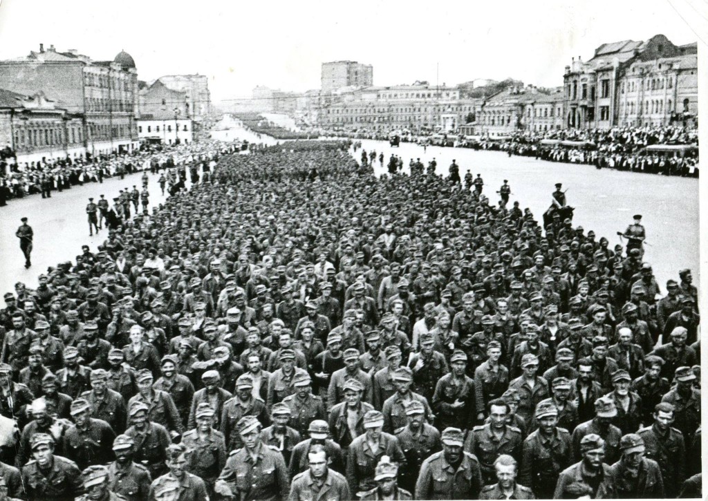 Немските военнопленни, които са прекосявали 3 дни и 3 нощи Москва