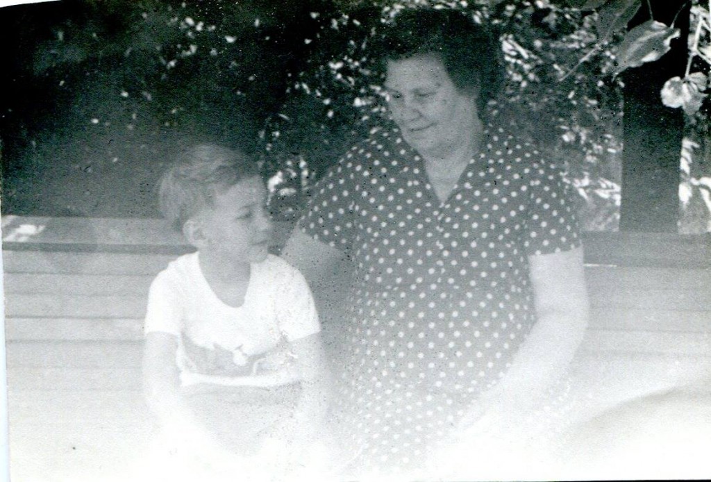 Майката на Людмила Ивановна &ndash; Фаина, с внукът й Росен