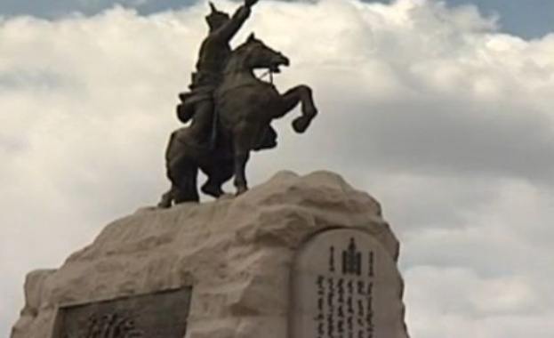 Откриват паметник на кирилица в Монголия