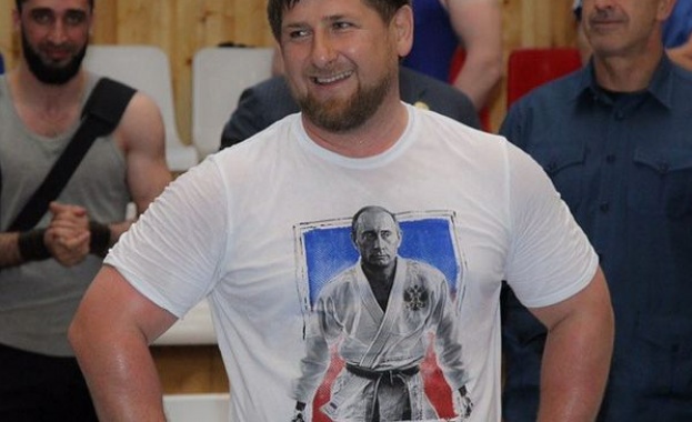 Кадиров се премени с тениска с лика на Путин 