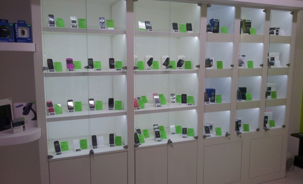 КЗП: Рециклирани телефони се предлагат като нови 