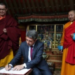 Росен Плевнелиев пред будистки монаси: Съжалявам, че Далай Лама още не е посетил България