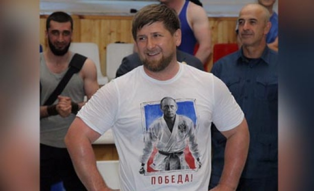 Кадиров публикува своя снимка с тениска на Путин в кимоно
