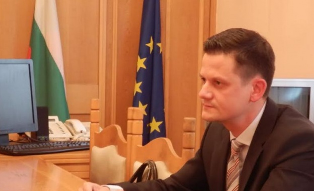 Шефът на КЗП: Туроператорите не могат да се освобождават от задължения, които имат по закон 