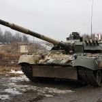 Стоманен валс на танкове Т-80 (видео)