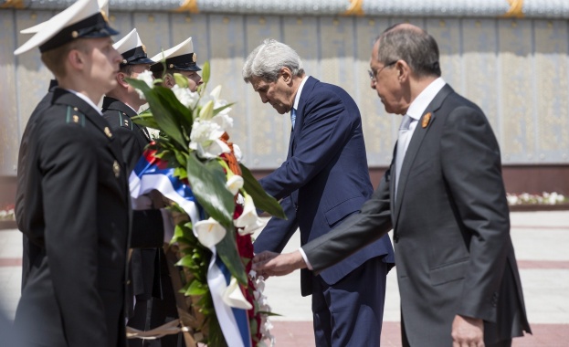 Вашингтонските пратеници при стените на Кремъл