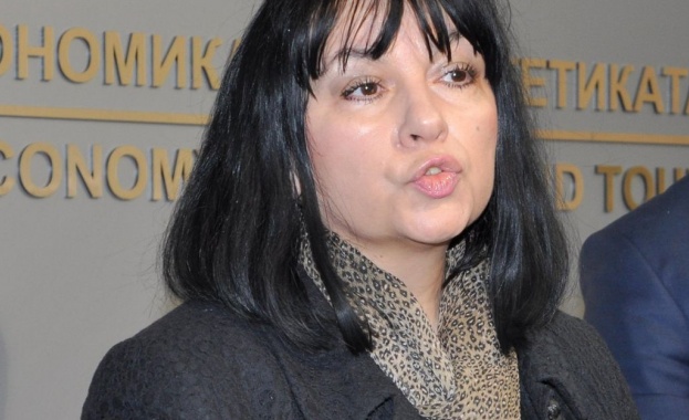 Финансовият контрол започва проверки на ВЕИ фирмите от юни