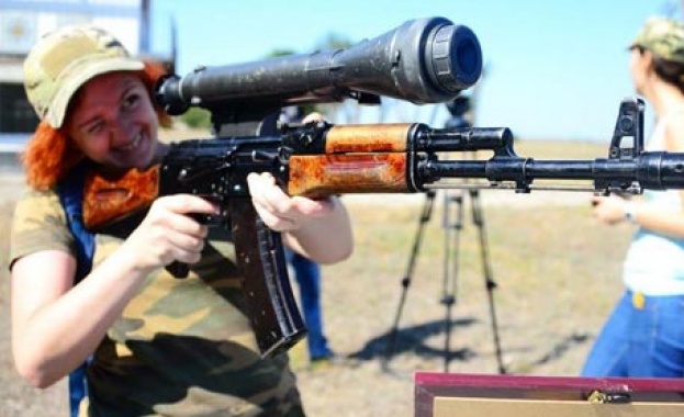 Порошенко разреши на украинците да носят оръжие