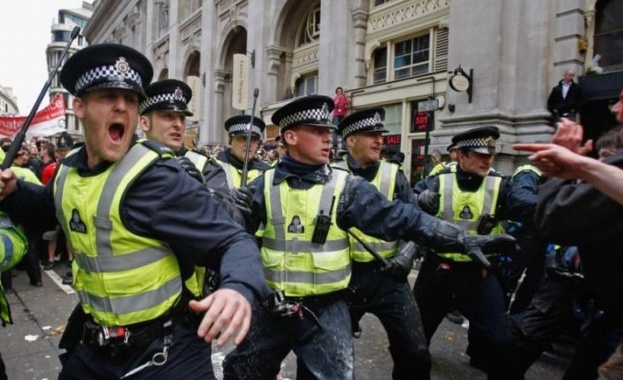 Антиправителствени протести в Лондон