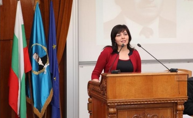 Проф. Теодора Димитрова оглави Стопанската академия в Свищов