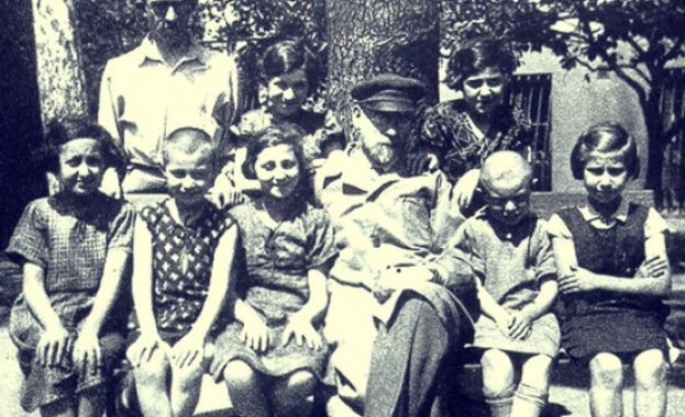 Обичай своето дете, каквото и да е то - дори, когато е неталантливо, неудачник или е вече пораснало