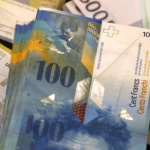Швейцарците решават на референдум за 2500 франка безусловен основен доход