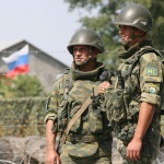 В Русия миротворци отработват разединяване на "конфликтните страни"
