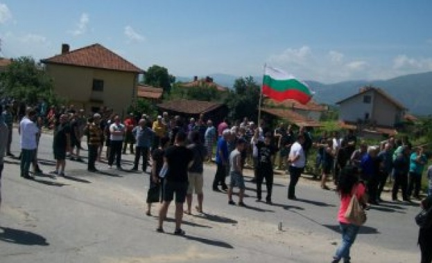 Две досъдебни производства след големия протест в Гърмен 