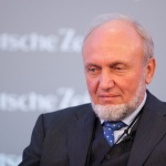 Страхотната игра на Варуфакис