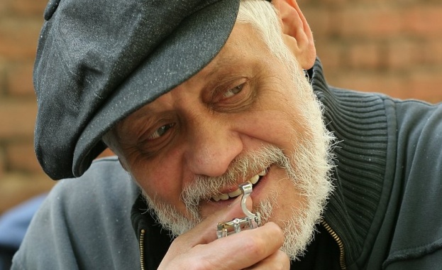 Въпреки че повече почват да говорят за тебе, като си отидеш, по-хубаво е да си жив