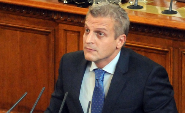 Москов: Щом големите болници се вместват в бюджета си, и малките ще могат