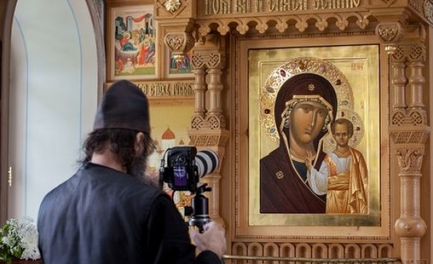 Казанската икона на Божията майка във Валаам пусна миро