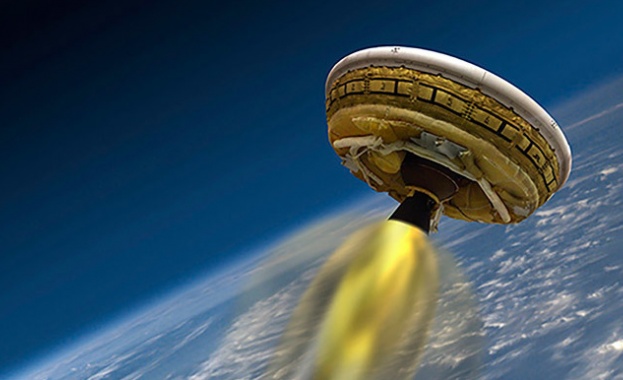 НАСА тества гигантски парашут за кацане на Марс (видео)
