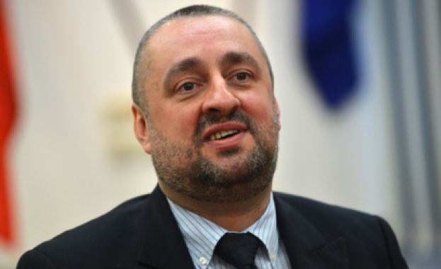 Антикорупционният закон който беше внесен от предишните управляващи в Народното