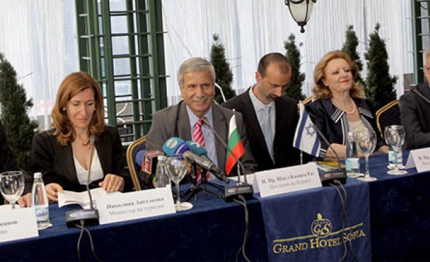 Трима посланици канят туристи у нас	