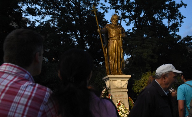 Новият паметник на цар Самуил е исторически непригоден