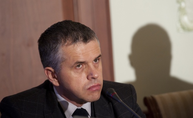 Л. Динев: Бъдещият генерален консул в Шанхай не знае езика и е назначен без конкурс