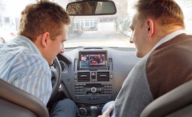 В Токио изпробват безпилотна кола-пощальон