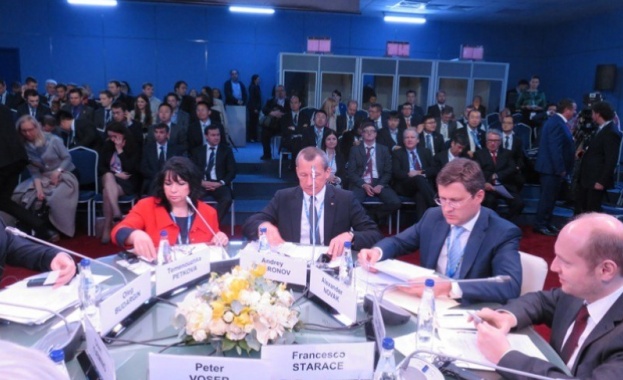 Петкова: Сигурността на енергийната и газопреносната системи е приоритет на правителството