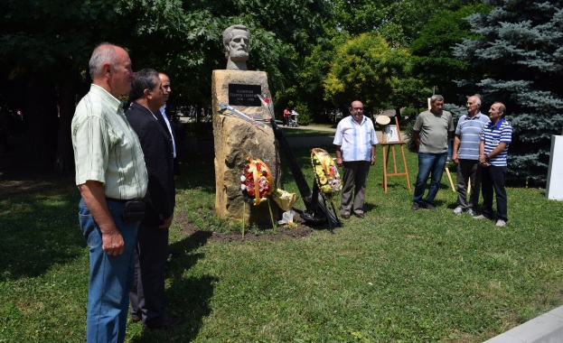 В Кърджали бе открит паметник на мореплавателя кап. Георги Георгиев 