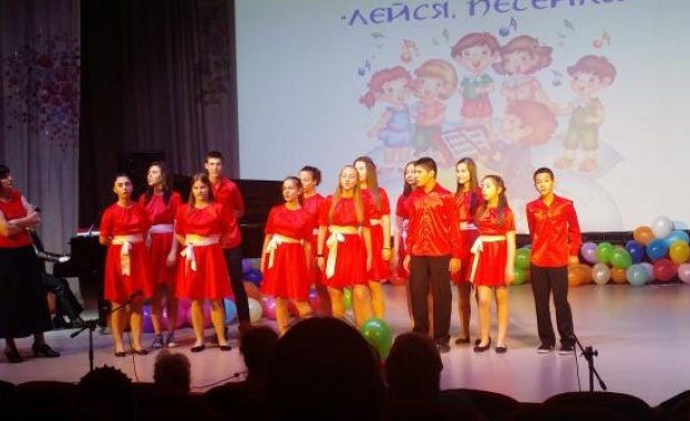 Млади изпълнители превзеха сцената на РКИЦ