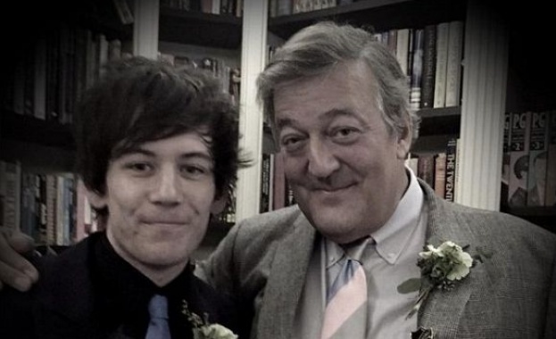 Стивън Фрай и половинката му искат бебе