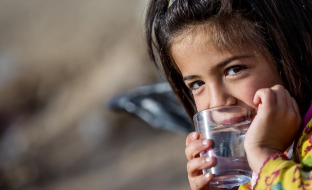 Милиони деца все още живеят в крайна бедност