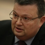 Цацаров: За закона не могат да бъдат укорявани изпълнителите