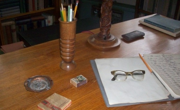 И все по-ясно виждам, че нашият свят ще загине от алчността си