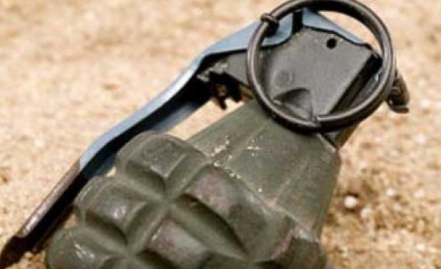 Девет души са ранени при избухване на ръчна граната на